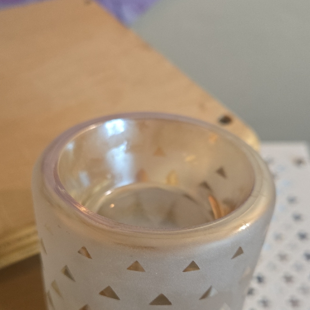 Geometric Patterned Night Light - Picture 2 of 7
